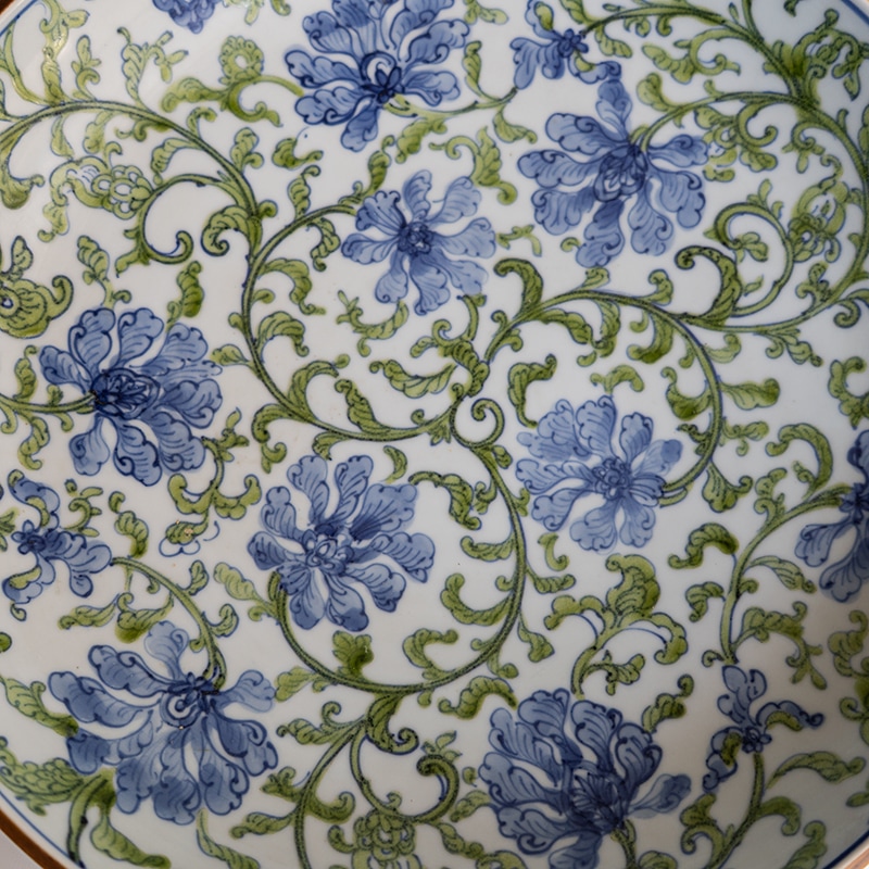 1点もの】尺皿豆彩唐草紋 萠窯 | 全ての商品 | 【公式通販】器のある暮らし