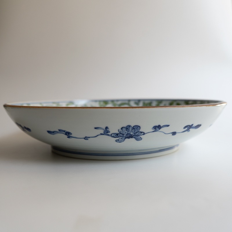 1点もの】尺皿豆彩唐草紋 萠窯 | 全ての商品 | 【公式通販】器のある暮らし