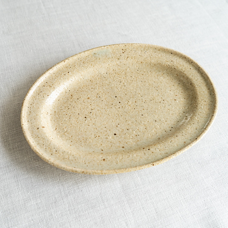 個展予約商品】粉引オーバル皿M 及川静香 | 作家から選ぶ,及川静香