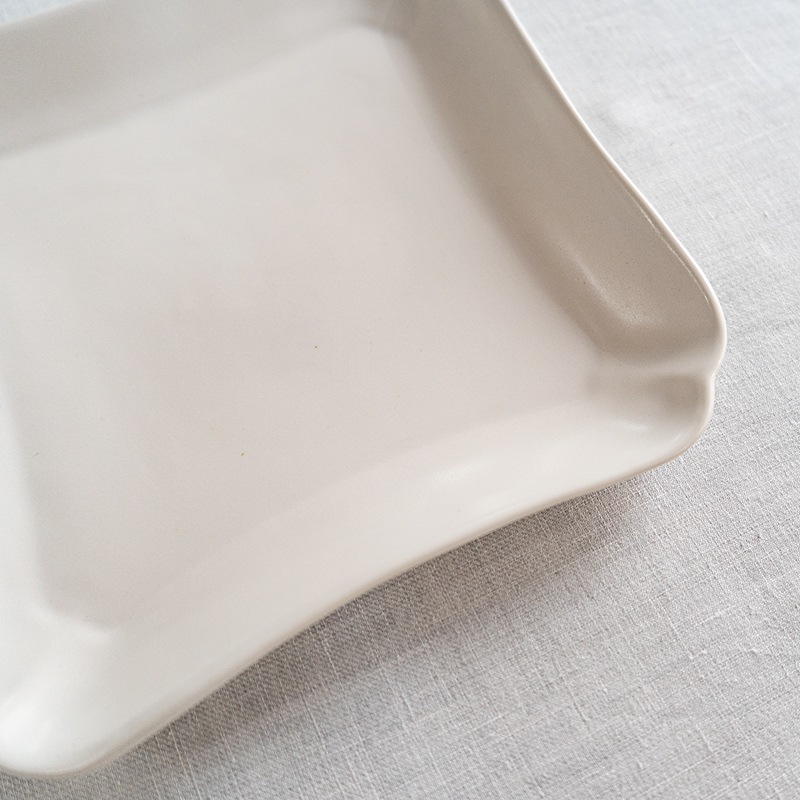 白釉7寸花形正方皿　亀田文