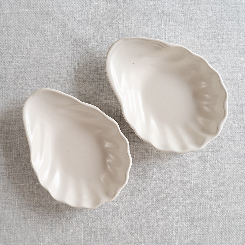 白釉貝がら小皿　亀田文