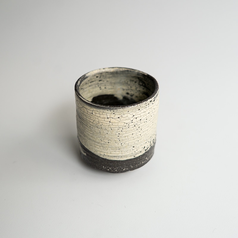 個展】黒地刷毛目筒ぐいのみ 尾形アツシ | 作家から選ぶ,尾形アツシ