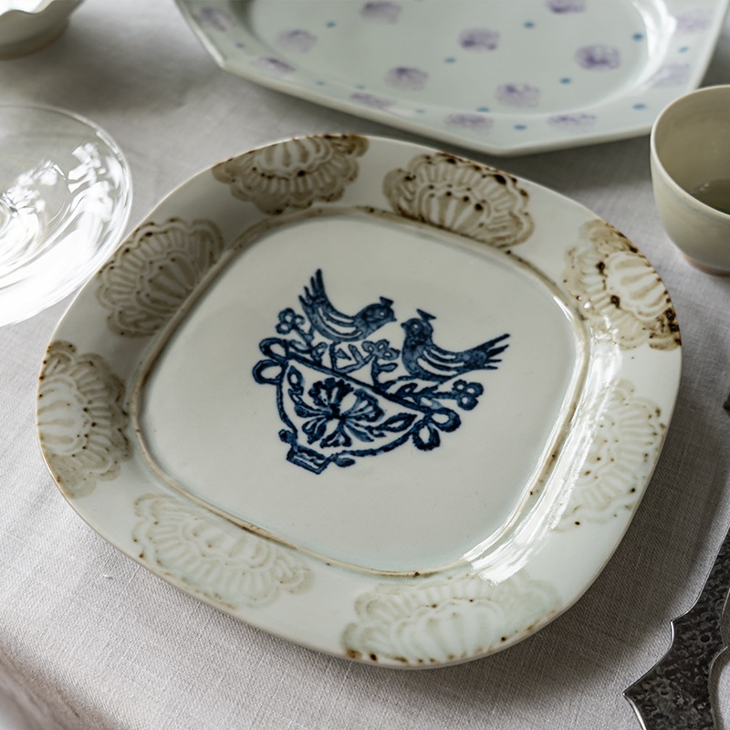 愛らしく食卓を彩るコーディネート