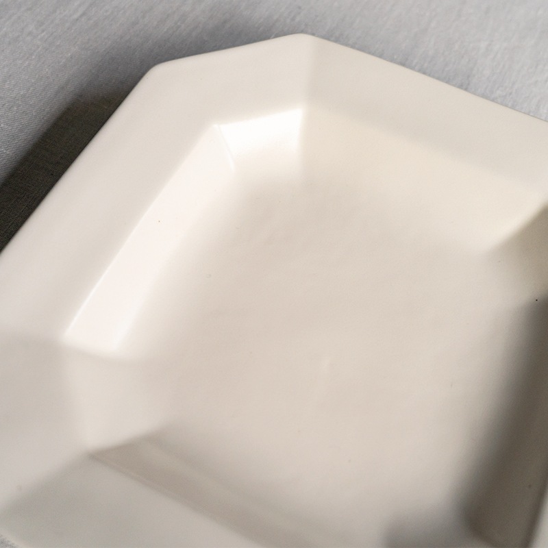 白釉7寸8角リム浅鉢 亀田文