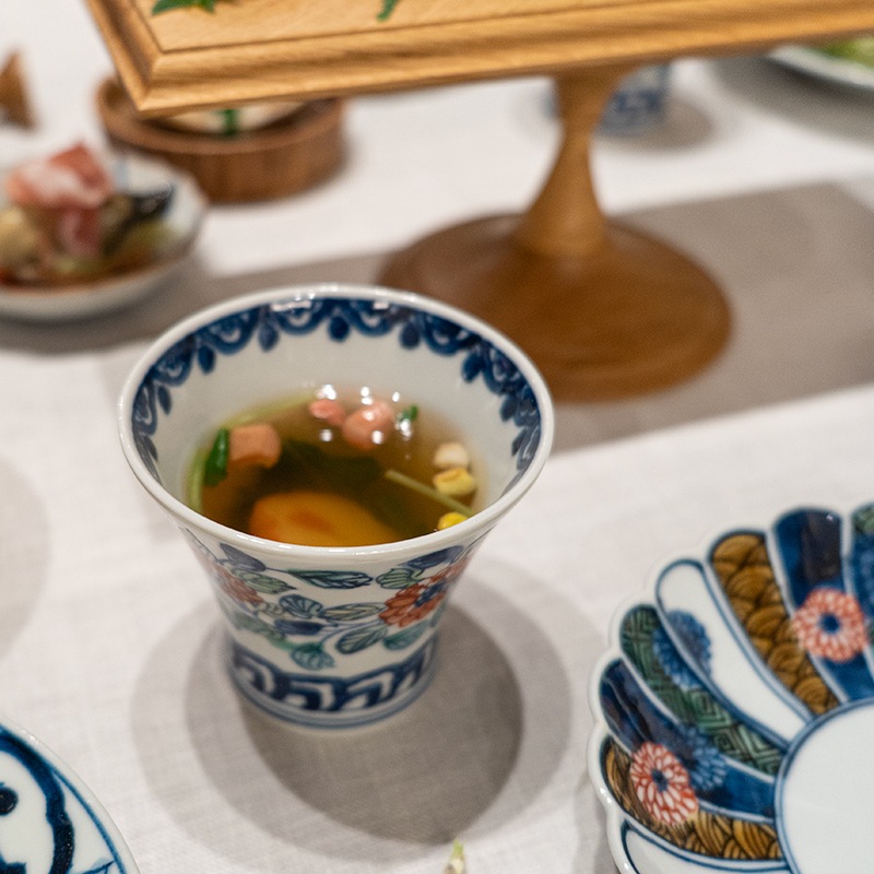 【個展】端反り湯のみ色絵回花文 萠窯