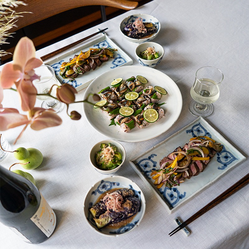 豊かな青と白のコーディネート