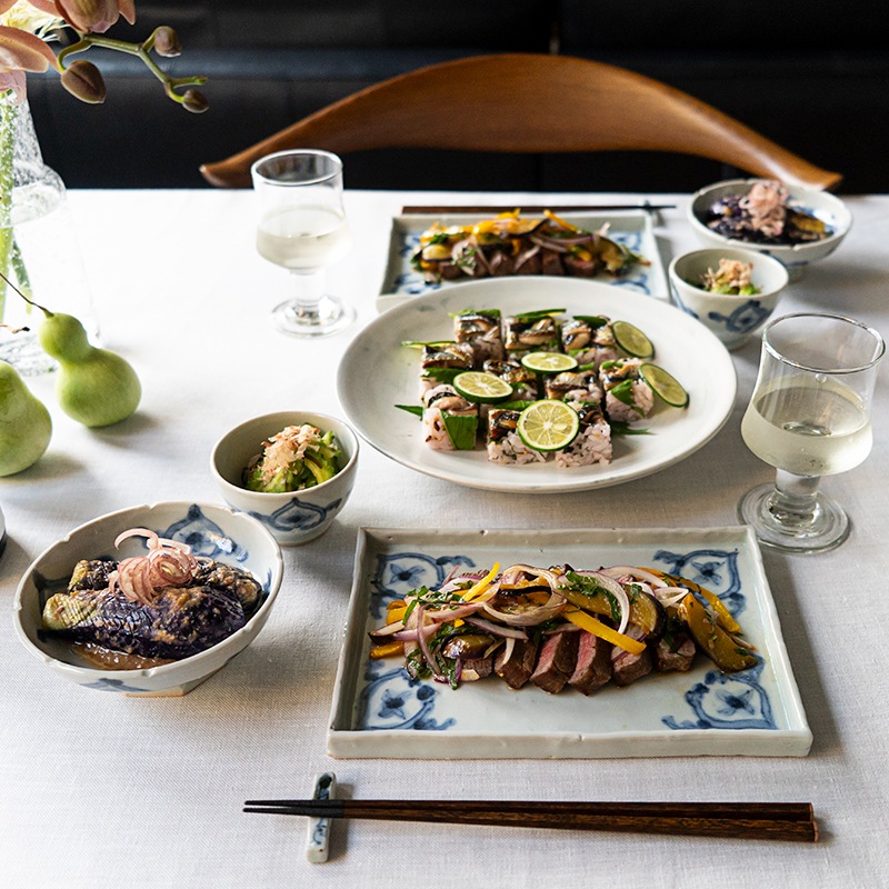 豊かな青と白のコーディネート