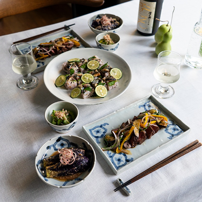 豊かな青と白のコーディネート