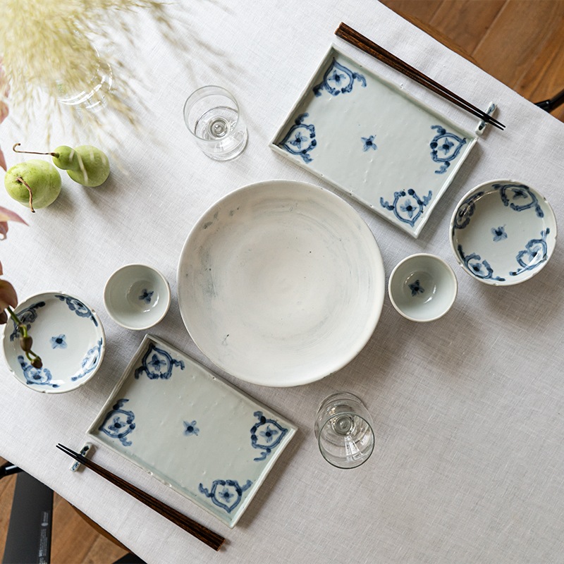 豊かな青と白のコーディネート