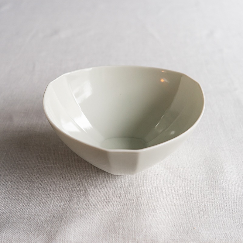 ＜器select＞三角ボウル S 白