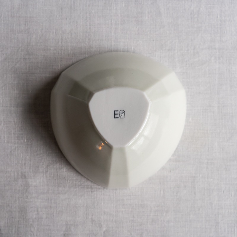 ＜器select＞三角ボウル S 白