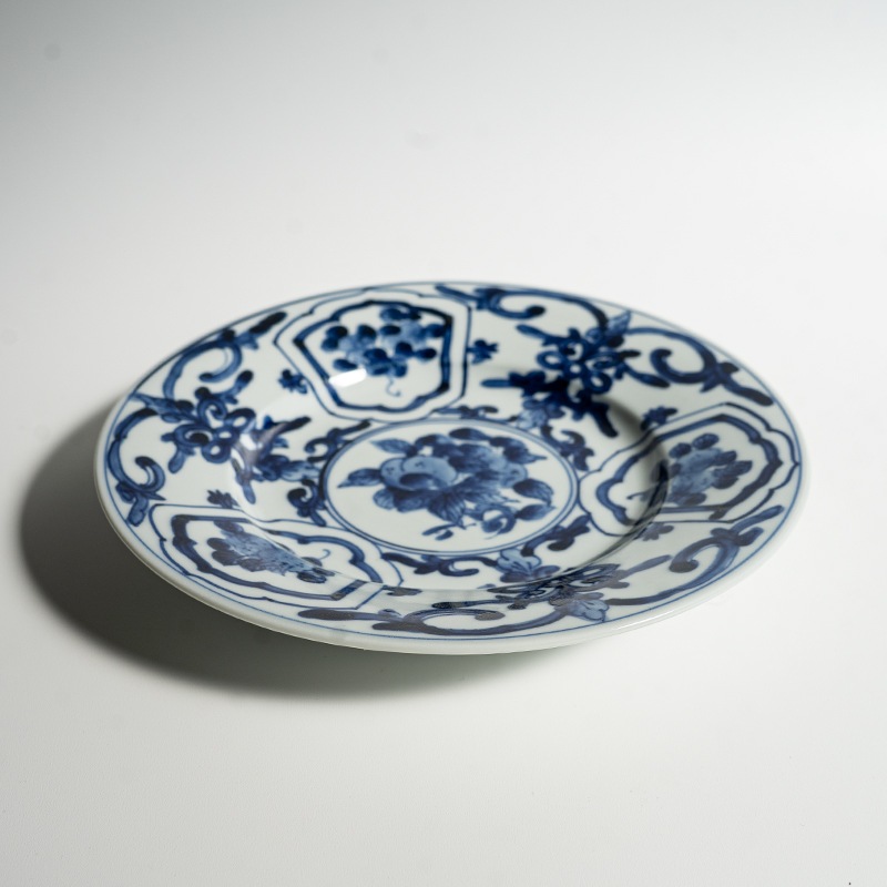 【個展】七寸皿リム唐草　萠窯