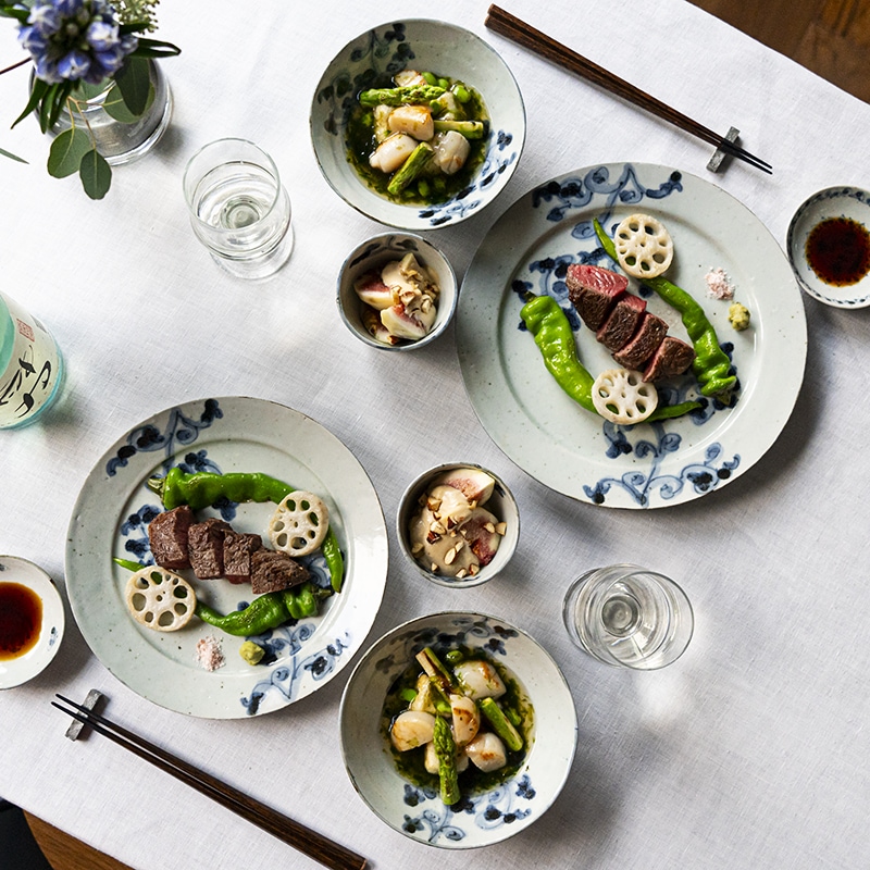 美しい染付で彩るコーディネート（7寸皿）