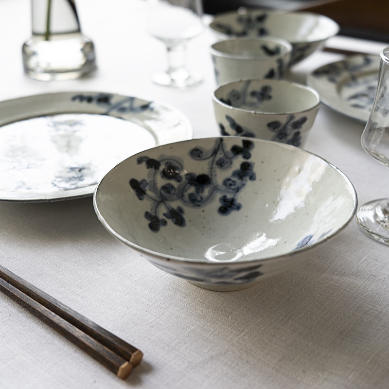 美しい染付で彩るコーディネート（7寸皿）