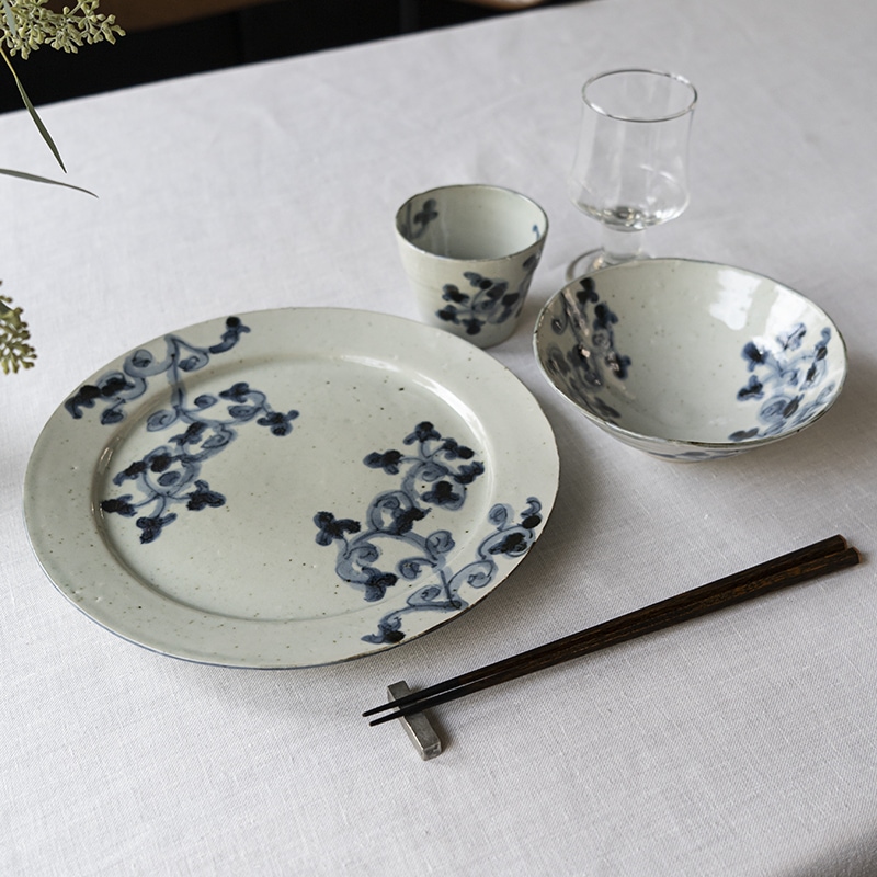 美しい染付で彩るコーディネート(8寸皿)