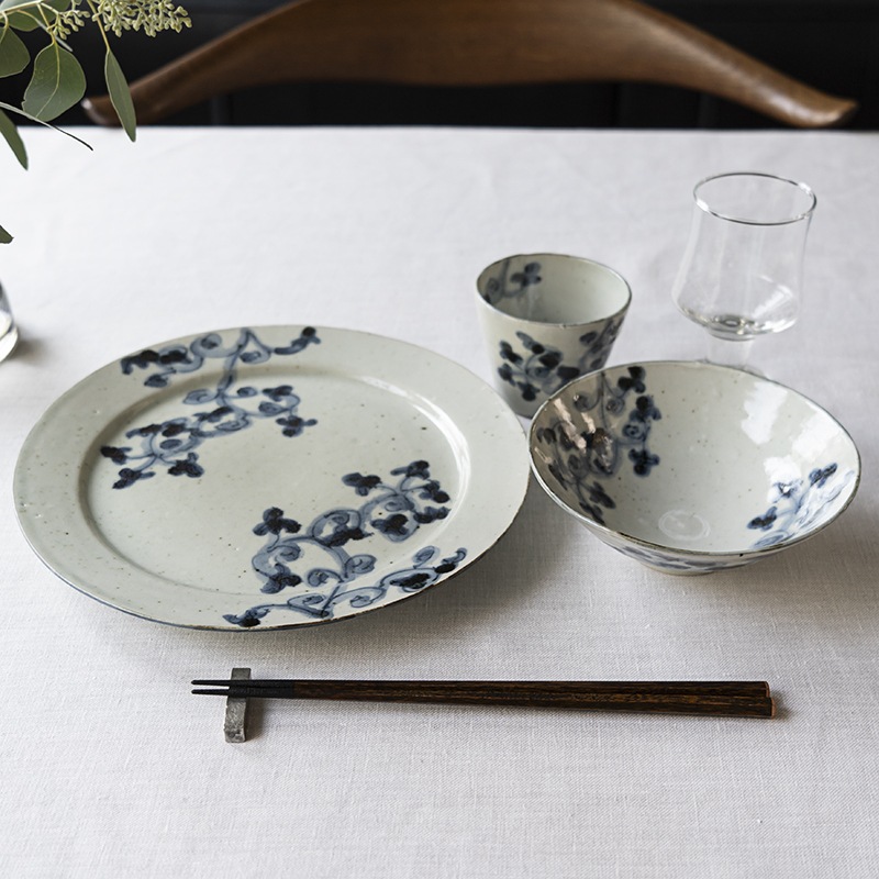 美しい染付で彩るコーディネート(8寸皿)