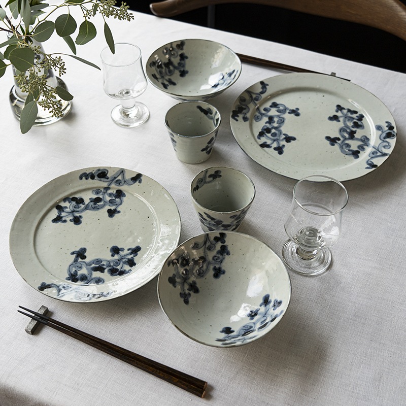 美しい染付で彩るコーディネート(8寸皿)