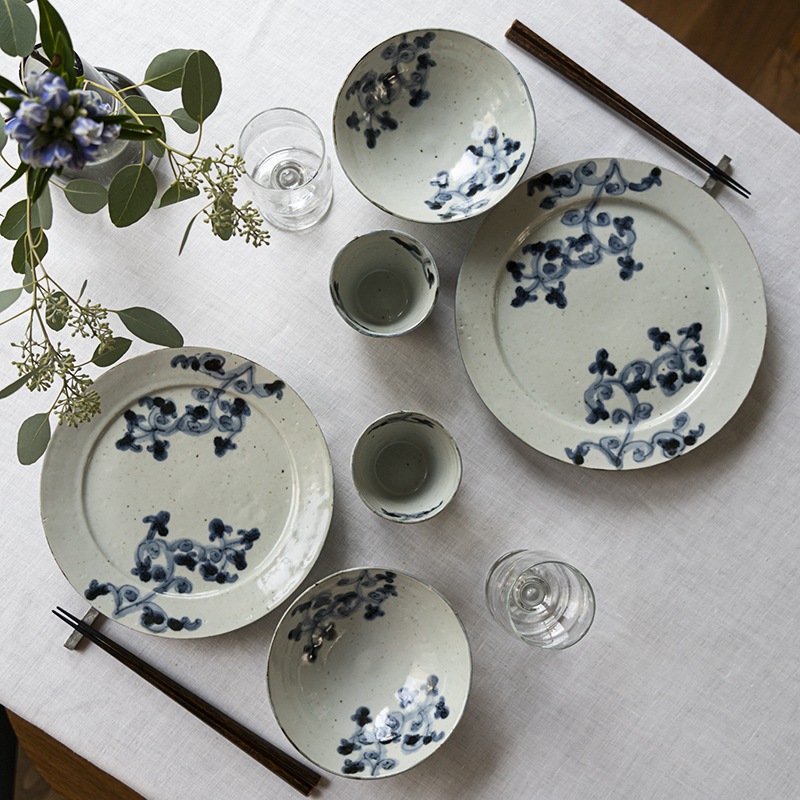 美しい染付で彩るコーディネート(8寸皿)