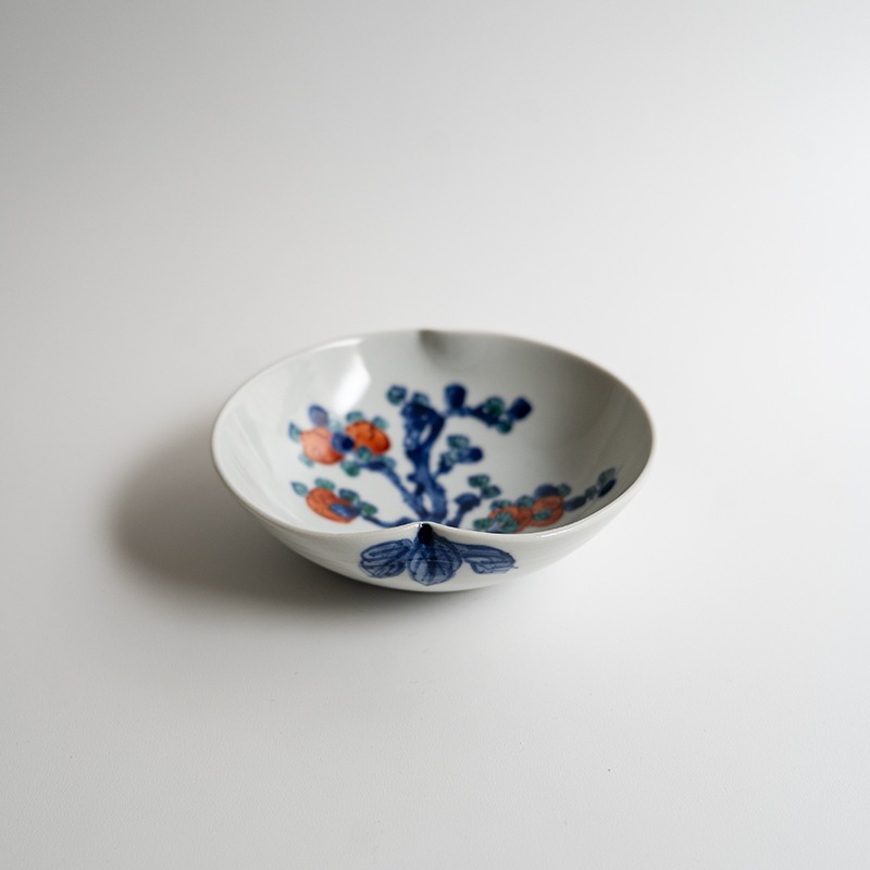 【個展】桃型皿色絵中（B）　萠窯