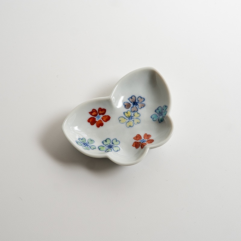 【個展】蝶々皿色絵桜　萠窯