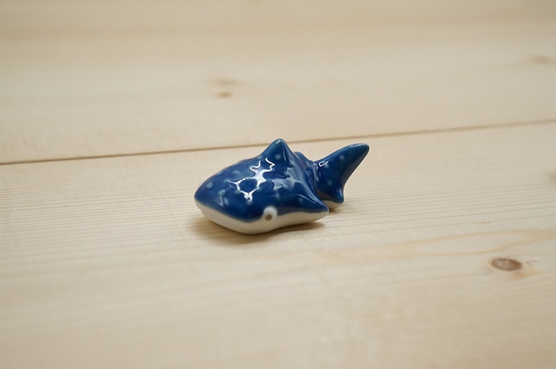 箸置き　ジンベイザメ（明るい青）