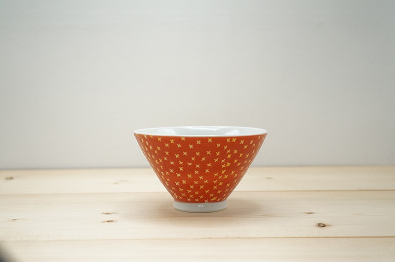 茶碗　(波佐見焼/バツ紋/赤)