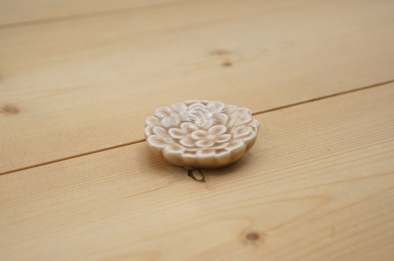 箸置き（フラワーエンボス/ピンクベージュ）