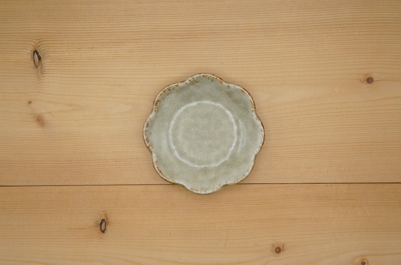 新品 美濃焼 すくすく 14.3cm小皿 はな