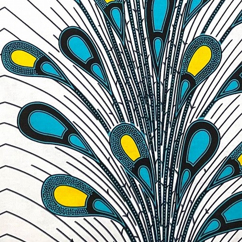 ＜sale＞アフリカンプリント生地 0.5m(50cm)単位 AP-12752 クジャクの羽根 ブルー 白地
