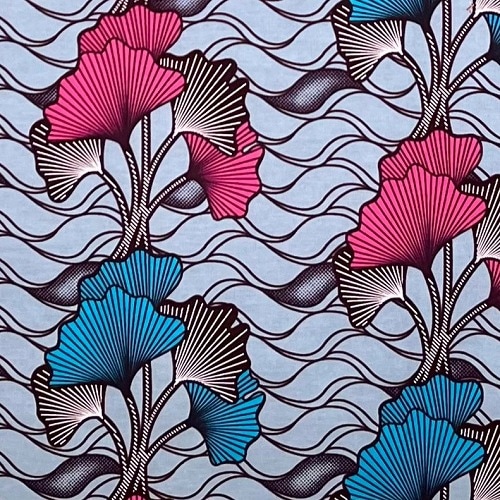 ＜sale＞アフリカンプリント生地 0.5m(50cm)単位 AP-12862 いちょう ひらひら葉 グレー地