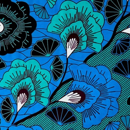 アフリカンプリント 布 生地 50cm単位 AP-13436  ブルーとグリーンの花の川  アフリカ 布 ブロード カットクロス ハンドメイド パッチワーク エコバッグ 手芸材料 ダンス 舞台 衣装 通園通学に