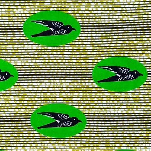 アフリカンプリント 布 生地 50cm単位 AP-13571  飛ぶ鳥 ツバメ 緑楕円に濃紺鳥 抹茶色地  アフリカ 布 ブロード カットクロス ハンドメイド パッチワーク エコバッグ 手芸材料 ダンス 舞台 衣装 通園通学に