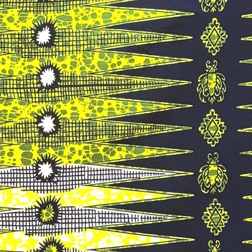 アフリカンプリント 布 生地 50cm単位 AP-13655 ボタンエンクルマ 迷彩 アニマル 緑 ほぼ黒の濃紺　アフリカ 布 ブロード カットクロス ハンドメイド パッチワーク エコバッグ 手芸材料 ダンス 舞台 衣装 通園通学に