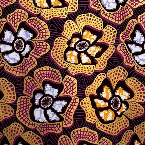 アフリカンプリント 布 生地 50cm単位 AP-13738　鈴なりパンジー  ピンク ゴールドラメ こげ茶色　アフリカ 布 ブロード カットクロス ハンドメイド パッチワーク エコバッグ 手芸材料 ダンス 舞台 衣装 通園通学に