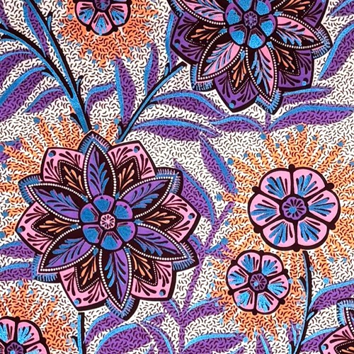 アフリカンプリント 布 生地 50cm単位 AP-13752　キラキラお花フィールド 茎 葉っぱ 紫 ピンクブルーラメ　アフリカ 布 ブロード カットクロス ハンドメイド パッチワーク エコバッグ 手芸材料 ダンス 舞台 衣装 通園通学に