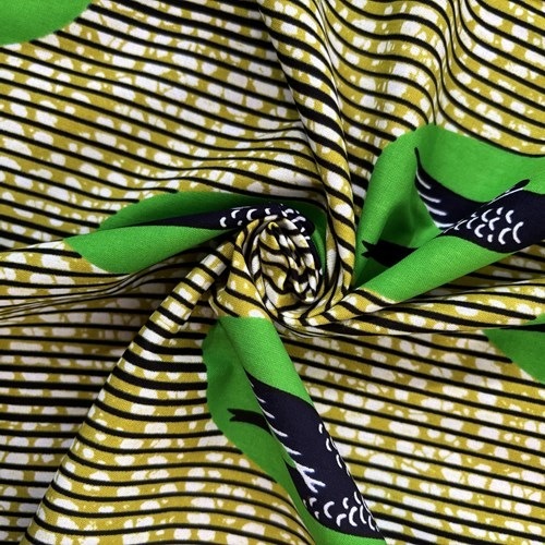 アフリカンプリント 布 生地 50cm単位 AP-13571  飛ぶ鳥 ツバメ 緑楕円に濃紺鳥 抹茶色地  アフリカ 布 ブロード カットクロス ハンドメイド パッチワーク エコバッグ 手芸材料 ダンス 舞台 衣装 通園通学に