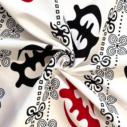 アフリカンプリント 布 生地 50cm単位 AP-13573  全知全能の神 濃紺 赤 白地 アディンクラ  アフリカ 布 ブロード カットクロス ハンドメイド パッチワーク エコバッグ 手芸材料 ダンス 舞台 衣装 通園通学に