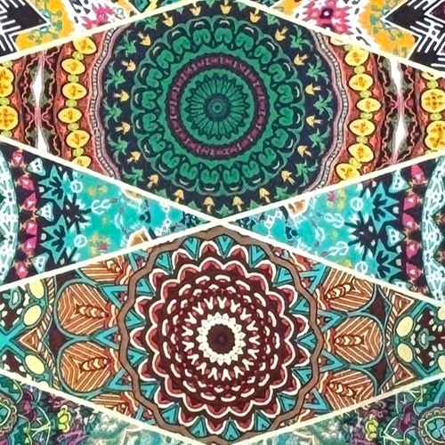 【140cm幅ｘ50cm単位】綿100％デジタルプリント AP-1090  ボヘミアン柄 マルチカラー 菱形モザイク モロッカンタイル　ブロード ハンドメイド パッチワーク エコバッグ 手芸材料 インテリア ダンス 舞台 衣装 通園通学に