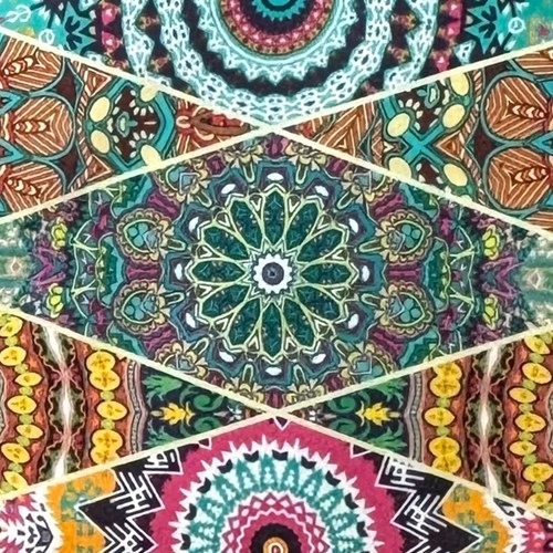 【140cm幅ｘ50cm単位】綿100％デジタルプリント AP-1090  ボヘミアン柄 マルチカラー 菱形モザイク モロッカンタイル　ブロード ハンドメイド パッチワーク エコバッグ 手芸材料 インテリア ダンス 舞台 衣装 通園通学に