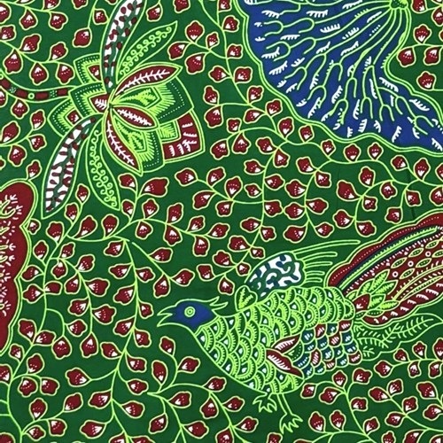 アフリカンプリント 布 生地 50cm単位 AP-13371  豊かな森 孔雀 緑 紅 キミドリ  アフリカ 布 ブロード カットクロス ハンドメイド パッチワーク エコバッグ 手芸材料 ダンス 舞台 衣装 通園通学に