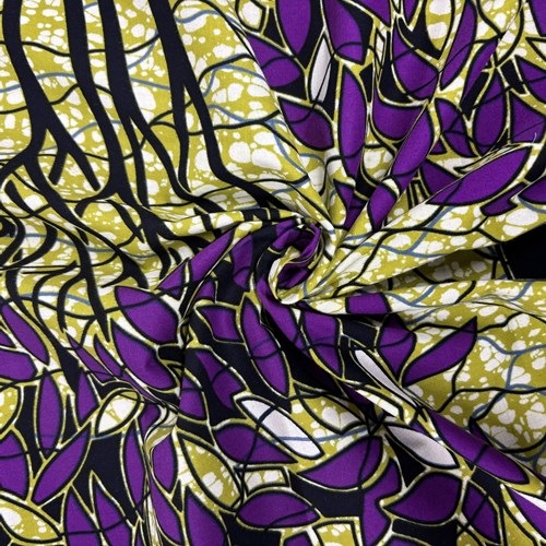 アフリカンプリント 布 生地 50cm単位 AP-13781　豊かな森 倒木 花畑 紫葉 抹茶色地　アフリカ 布 ブロード カットクロス ハンドメイド パッチワーク エコバッグ 手芸材料 ダンス 舞台 衣装 通園通学に