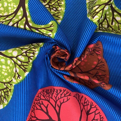 アフリカンプリント生地 0.5m(50cm)単位 AP-12708　空飛ぶ三本バオバブ 青地