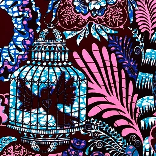 アフリカンプリント 布 生地 50cm単位 AP-13499  かごのハート小鳥 濃赤ワイン色地 ブルー ピンク  アフリカ 布 ブロード カットクロス ハンドメイド パッチワーク エコバッグ 手芸材料 ダンス 舞台 衣装 通園通学に