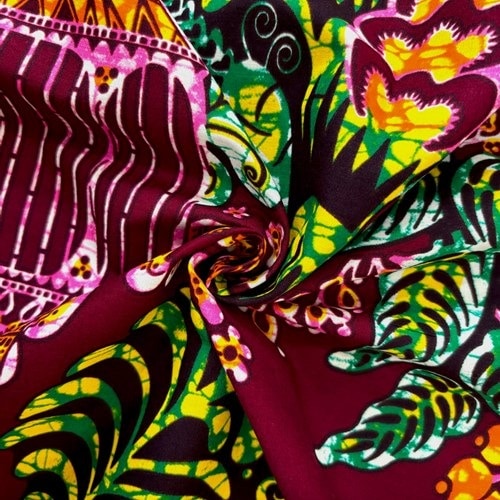 アフリカンプリント 布 生地 50cm単位 AP-13498  かごのハート小鳥 えんじ色地 グリーン ピンク 黄色  アフリカ 布 ブロード カットクロス ハンドメイド パッチワーク エコバッグ 手芸材料 ダンス 舞台 衣装 通園通学に