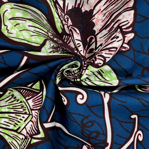 アフリカンプリント 布 生地 50cm単位 AP-13867　曼陀羅華 藍色地 ピンク グリーン　アフリカ 布 ブロード カットクロス ハンドメイド パッチワーク エコバッグ 手芸材料 ダンス 舞台 衣装 通園通学に