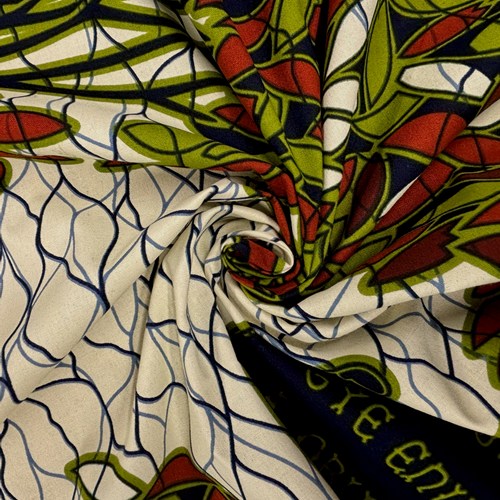 アフリカンプリント 布 生地 50cm単位 AP-13812　豊かな森 倒木 花畑 赤茶抹茶色葉 クリーム色地　アフリカ 布 ブロード カットクロス ハンドメイド パッチワーク エコバッグ 手芸材料 ダンス 舞台 衣装 通園通学に