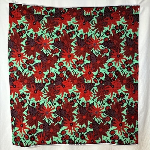 アフリカンプリント 布 生地 50cm単位 AP-13440  赤いガーベラ 薄緑地  アフリカ 布 ブロード カットクロス ハンドメイド パッチワーク エコバッグ 手芸材料 ダンス 舞台 衣装 通園通学に