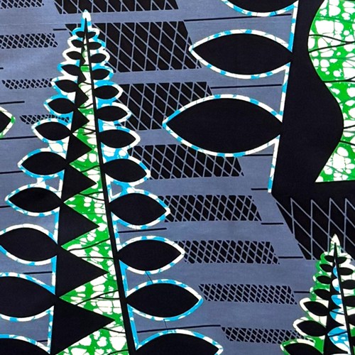 アフリカンプリント 布 生地 50cm単位 AP-13637　三角錐の木 濃紺の葉っぱ グレー地　アフリカ 布 ブロード カットクロス ハンドメイド パッチワーク エコバッグ 手芸材料 ダンス 舞台 衣装 通園通学に