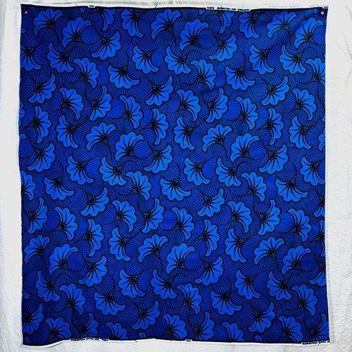 アフリカンプリント 布 生地 50cm単位 AP-13759　結婚式のブーケ 水中花 ブルー 青　アフリカ 布 ブロード カットクロス ハンドメイド パッチワーク エコバッグ 手芸材料 ダンス 舞台 衣装 通園通学に