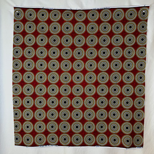 アフリカンプリント 布 生地 50cm単位 AP-13454  小水紋 直径約10センチ 渋めの赤地   アフリカ 布 ブロード カットクロス ハンドメイド パッチワーク エコバッグ 手芸材料 ダンス 舞台 衣装 通園通学に